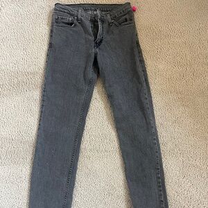 Women’s Levi stratuss jeans